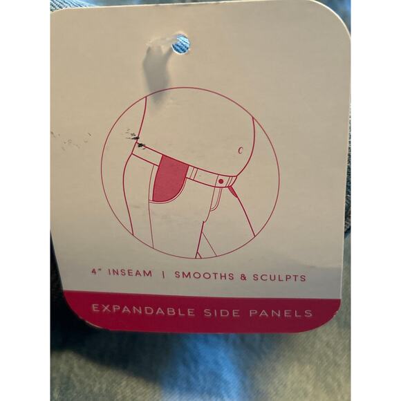 NWT Isabel Maternity Denim Shorts Expandable Side Panels Size 00 - Picture 3 of 7